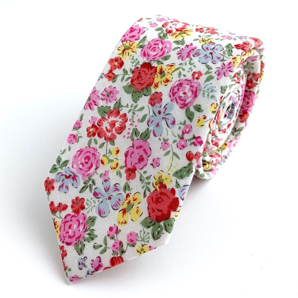 Men’s White & Pink Ditzy Floral Slim Necktie